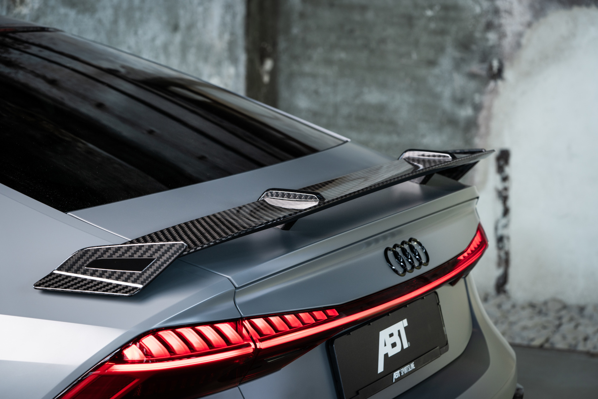 OBDAPP Shop - Audi A7 4K rear spoiler switch to fixed variant